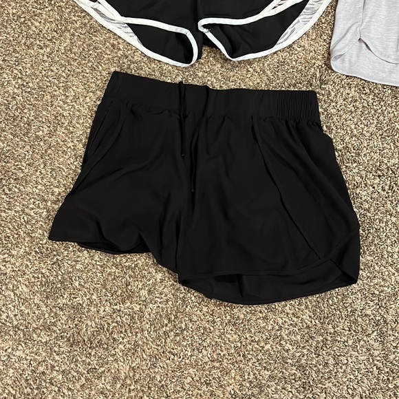 5 large womens shorts - Picture 2 of 8